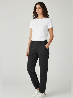 CHICOS ZENERGY black lightweight pants 0.5 or size US 6. Excellent condition.